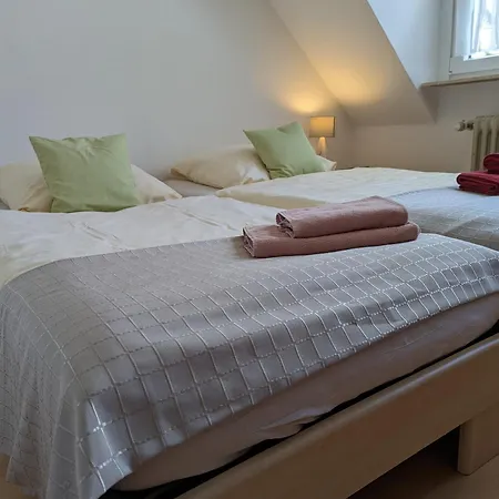 Haus Abendsonne Dachgeschoss Klein アパート